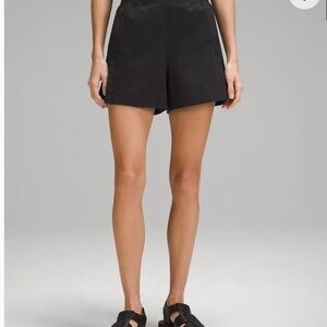 Stretch Woven Relaxed-Fit HR Short 4" size S blk